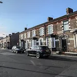 Riverpool - Elegant House 1 Minute Walk To Anfield Stadium