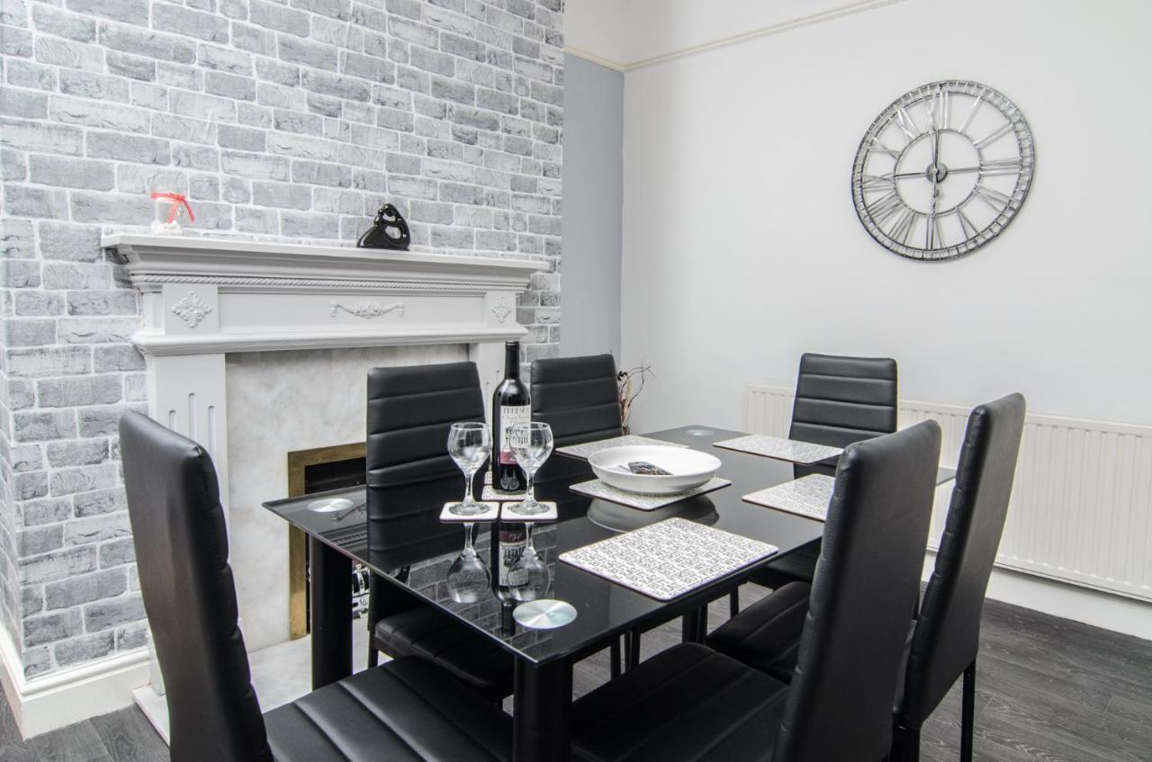Holiday home Riverpool - Elegant House 1 Minute Walk To Anfield Stadium